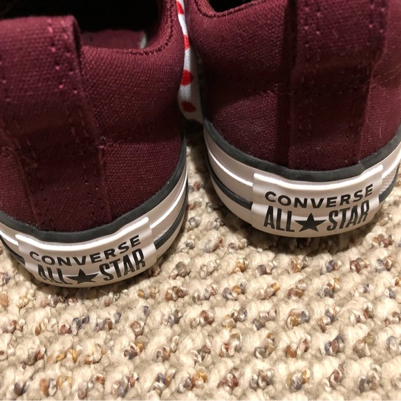 Converse women’s size 6 maroon low sneaker - Picture 7 of 8